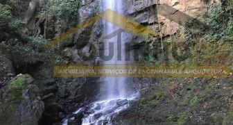 CI 224 -  Fazenda com muita água, a mais bela Cachoeira de Itaguara está dentro dos terrenos da fazenda, com aproximadamente 30 metros de queda livre.